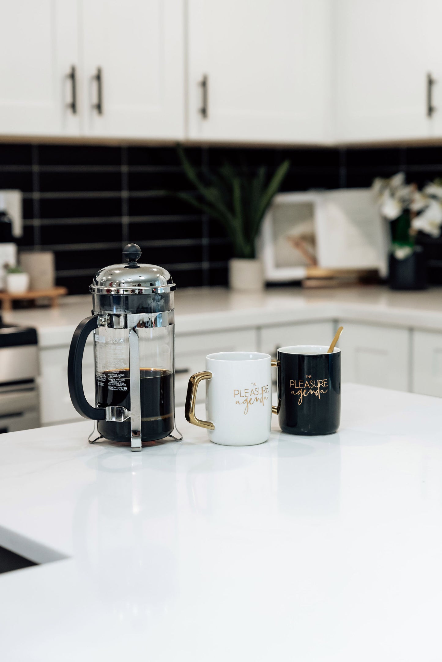 Noir Pleasure Vessel